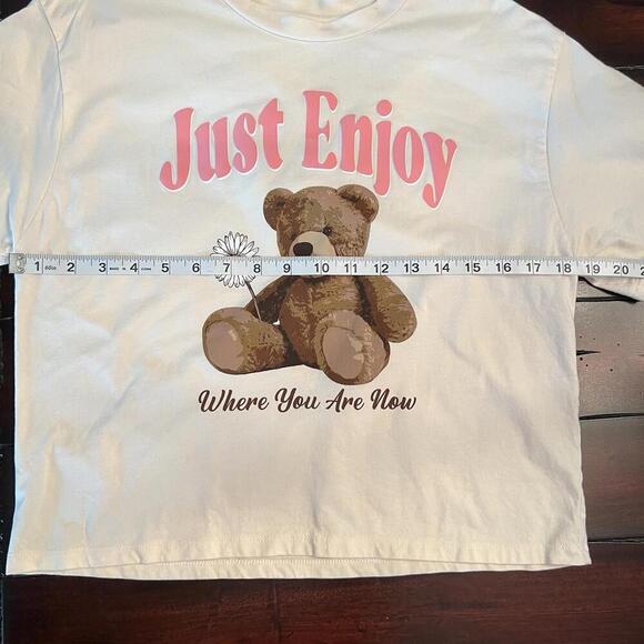 Women's Short Sleeve "Just Enjoy Where You Are" Boxy Graphic T Shirt  with Bear - Picture 4 of 6